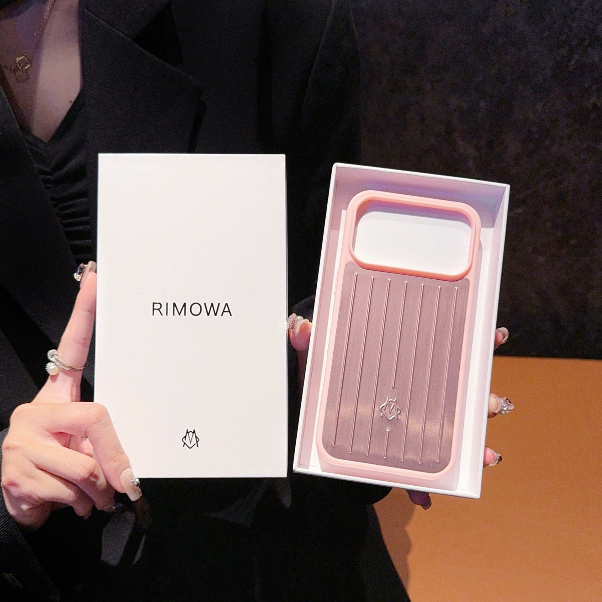 Aluminum magnesium alloy mobile phone protective cover